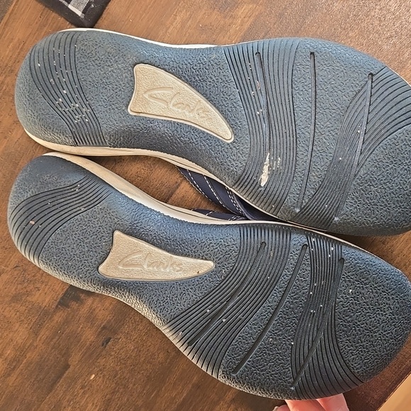 Clarks Navy Blue Flip Flops Cloud Step Ladies Size 7 Adjustable Strap - Picture 3 of 5